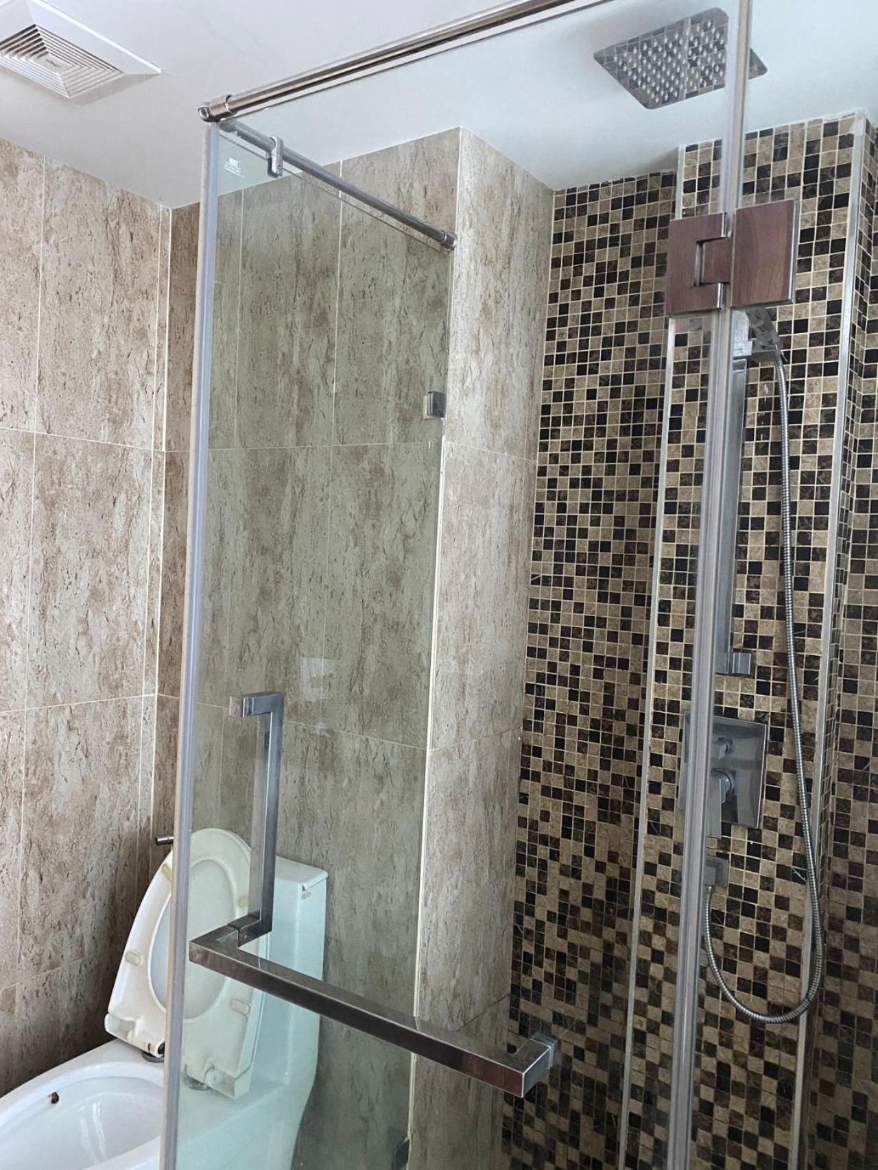 Grand Avenue 2bedr 2bathr 38and38 Sqm 2rooms Together Poor View Or City View *