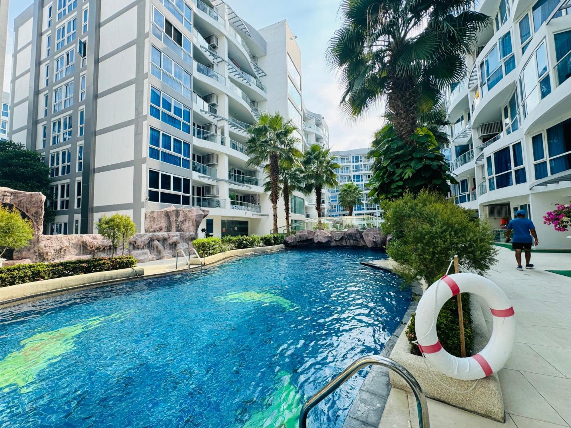 Grand Avenue 2bedr 2bathr 38and38 Sqm 2rooms Together Poor View Or City View Apartment