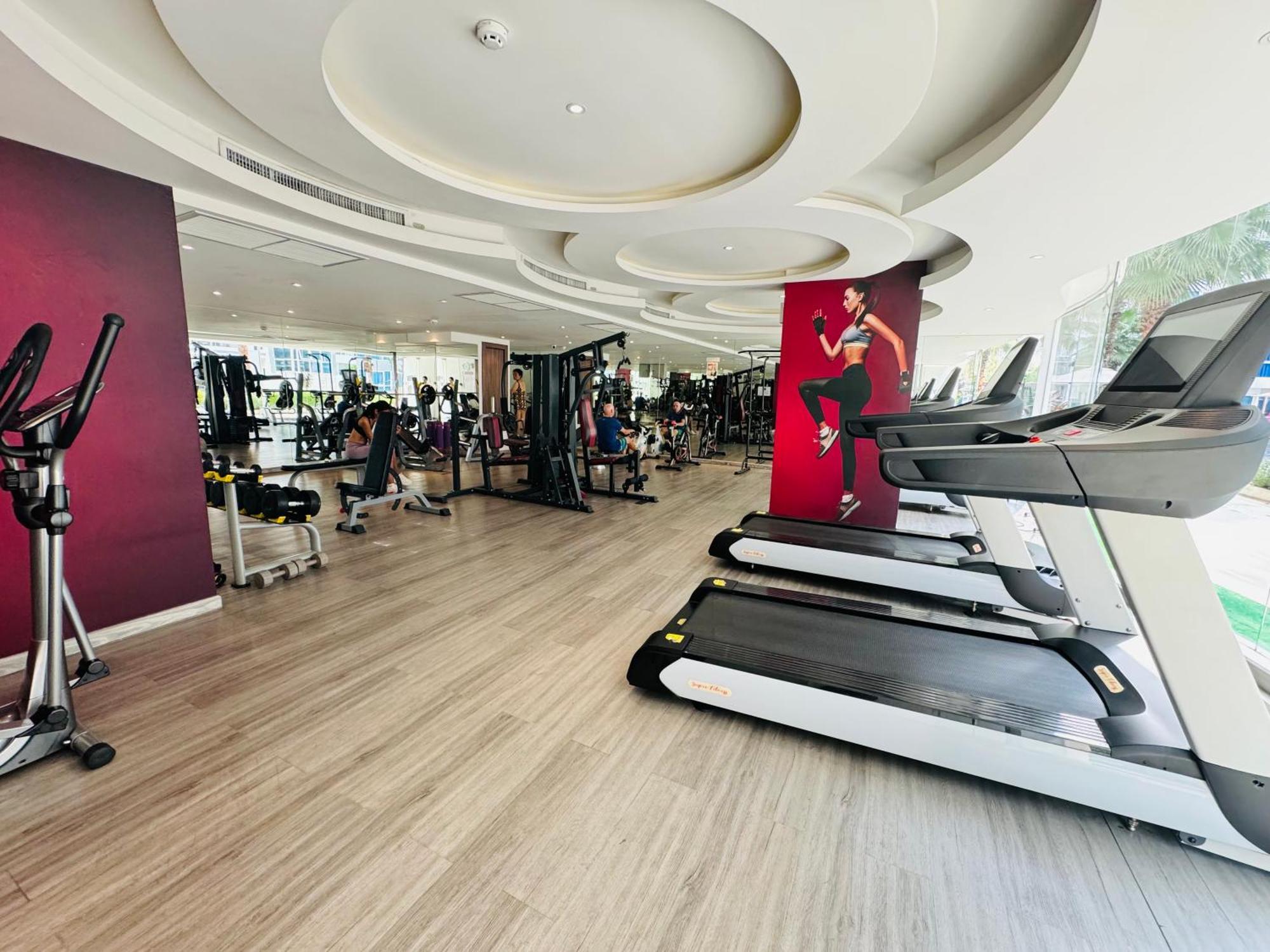 Grand Avenue 2bedr 2bathr 38and38 Sqm 2rooms Together Poor View Or City View Apartment Pattaya
