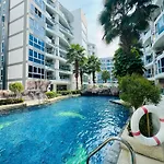 Grand Avenue 2Bedr 2Bathr 38And38 Sqm 2Rooms Together Poor View Or City View