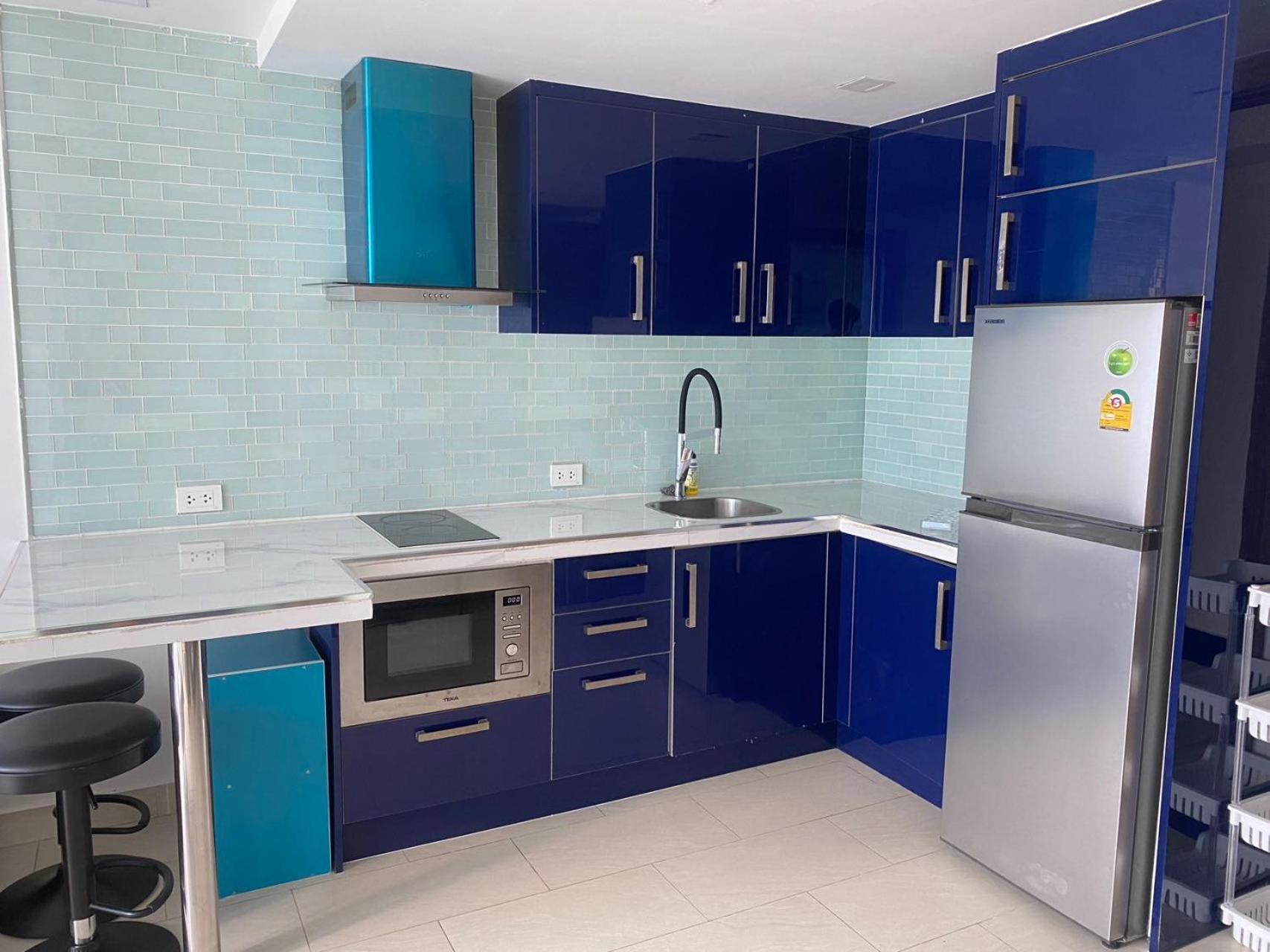 Grand Avenue 2bedr 2bathr 38and38 Sqm 2rooms Together Poor View Or City View Apartment